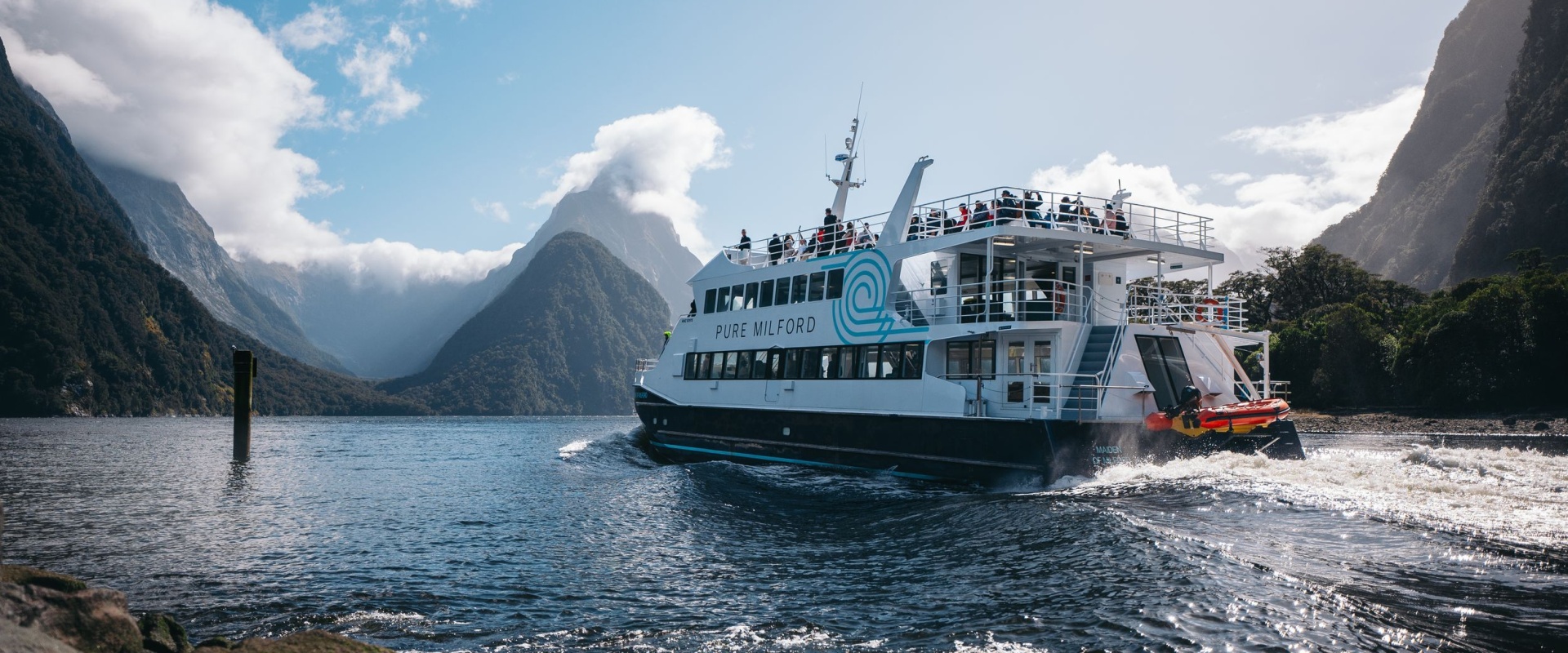 Maiden of Milford departing harbour