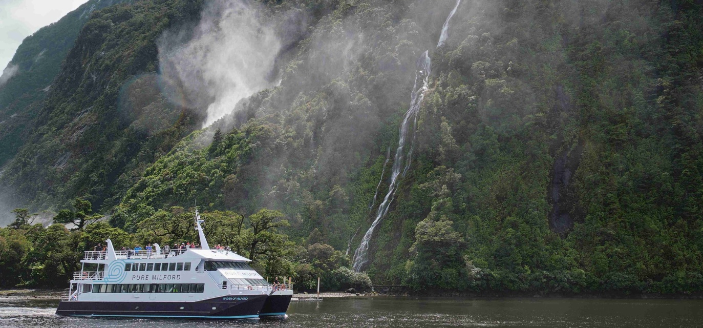 Maiden of Milford at Piopiotahi / Milford Sound